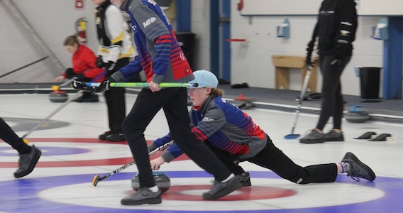 Junior-Curling-Delivery